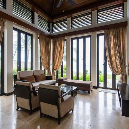 Sabah Beach Villas & Suites Кота Кинабалу Екстериор снимка