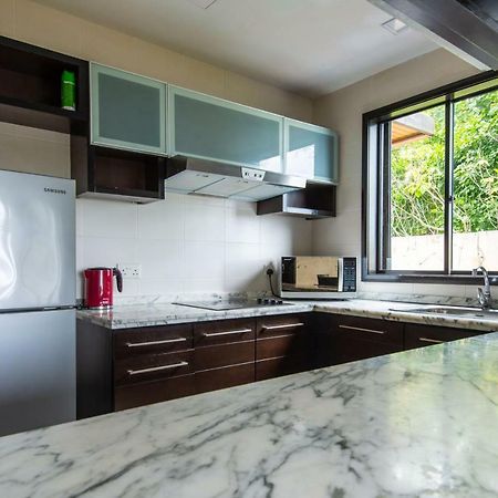 Sabah Beach Villas & Suites Кота Кинабалу Екстериор снимка