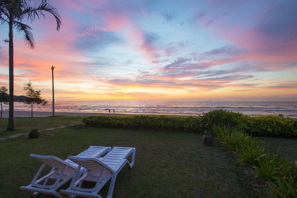 Sabah Beach Villas & Suites Кота Кинабалу Екстериор снимка