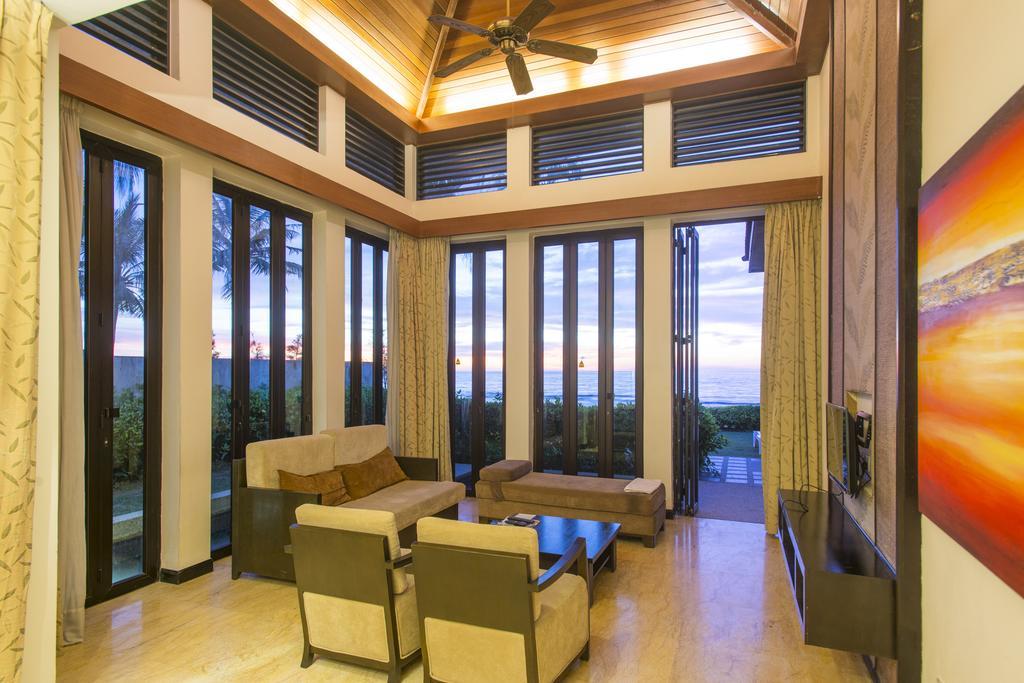 Sabah Beach Villas & Suites Кота Кинабалу Екстериор снимка