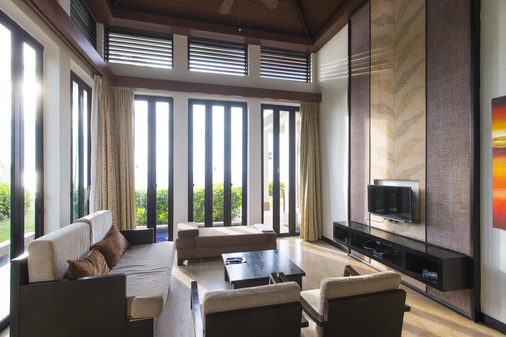 Sabah Beach Villas & Suites Кота Кинабалу Екстериор снимка