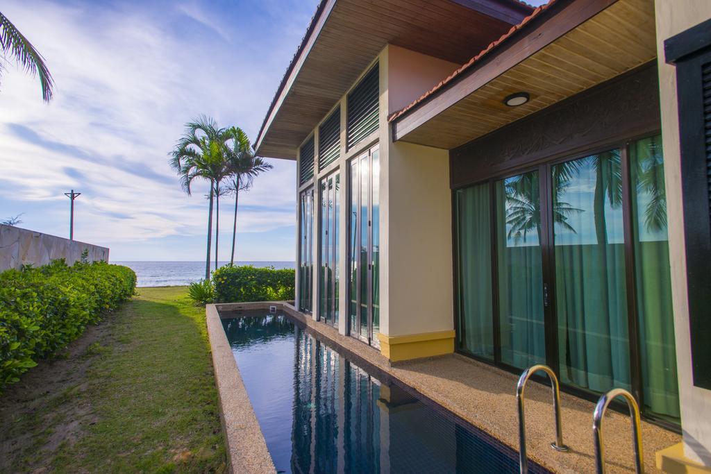 Sabah Beach Villas & Suites Кота Кинабалу Екстериор снимка