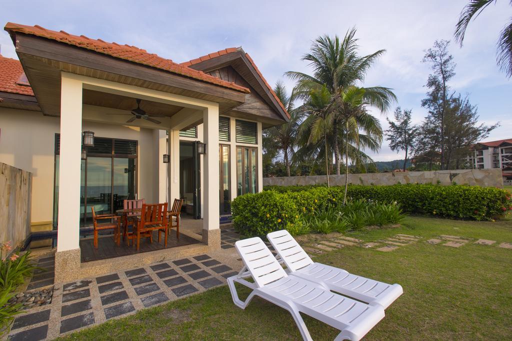Sabah Beach Villas & Suites Кота Кинабалу Екстериор снимка
