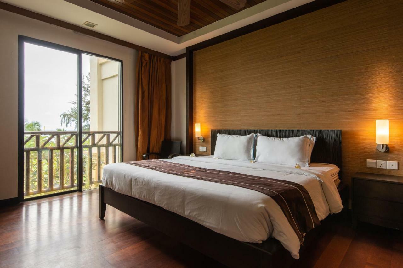 Sabah Beach Villas & Suites Кота Кинабалу Екстериор снимка