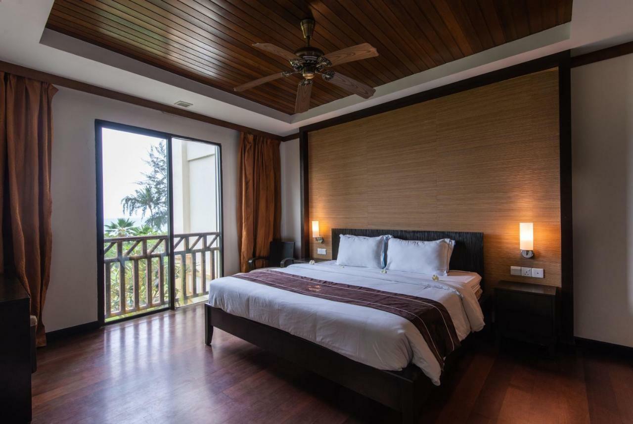 Sabah Beach Villas & Suites Кота Кинабалу Екстериор снимка