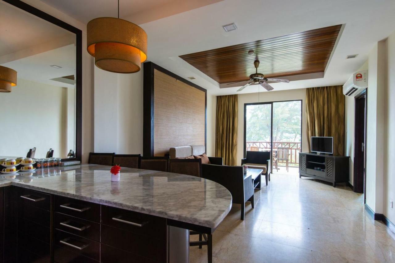 Sabah Beach Villas & Suites Кота Кинабалу Екстериор снимка
