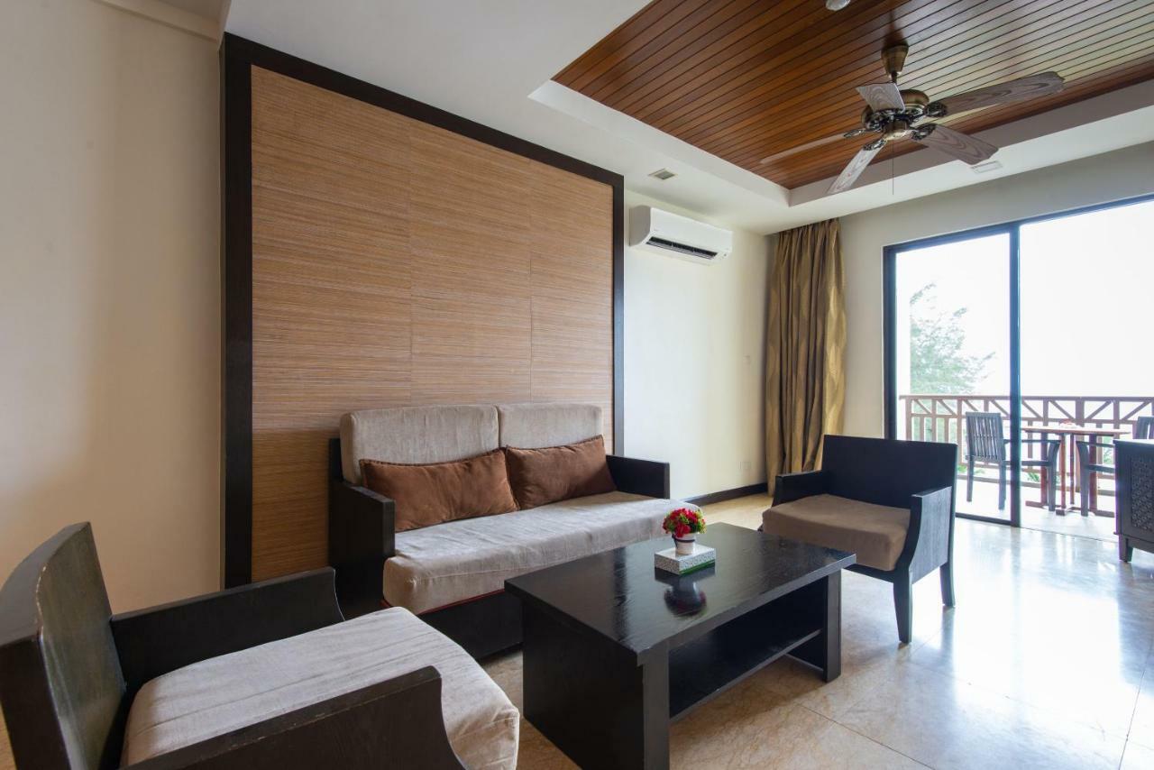 Sabah Beach Villas & Suites Кота Кинабалу Екстериор снимка